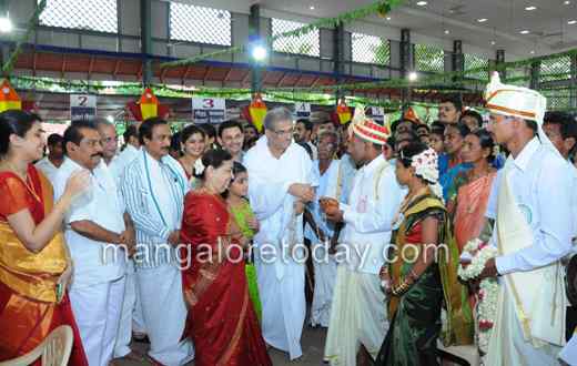 Dharmasthala mass marriage 2014